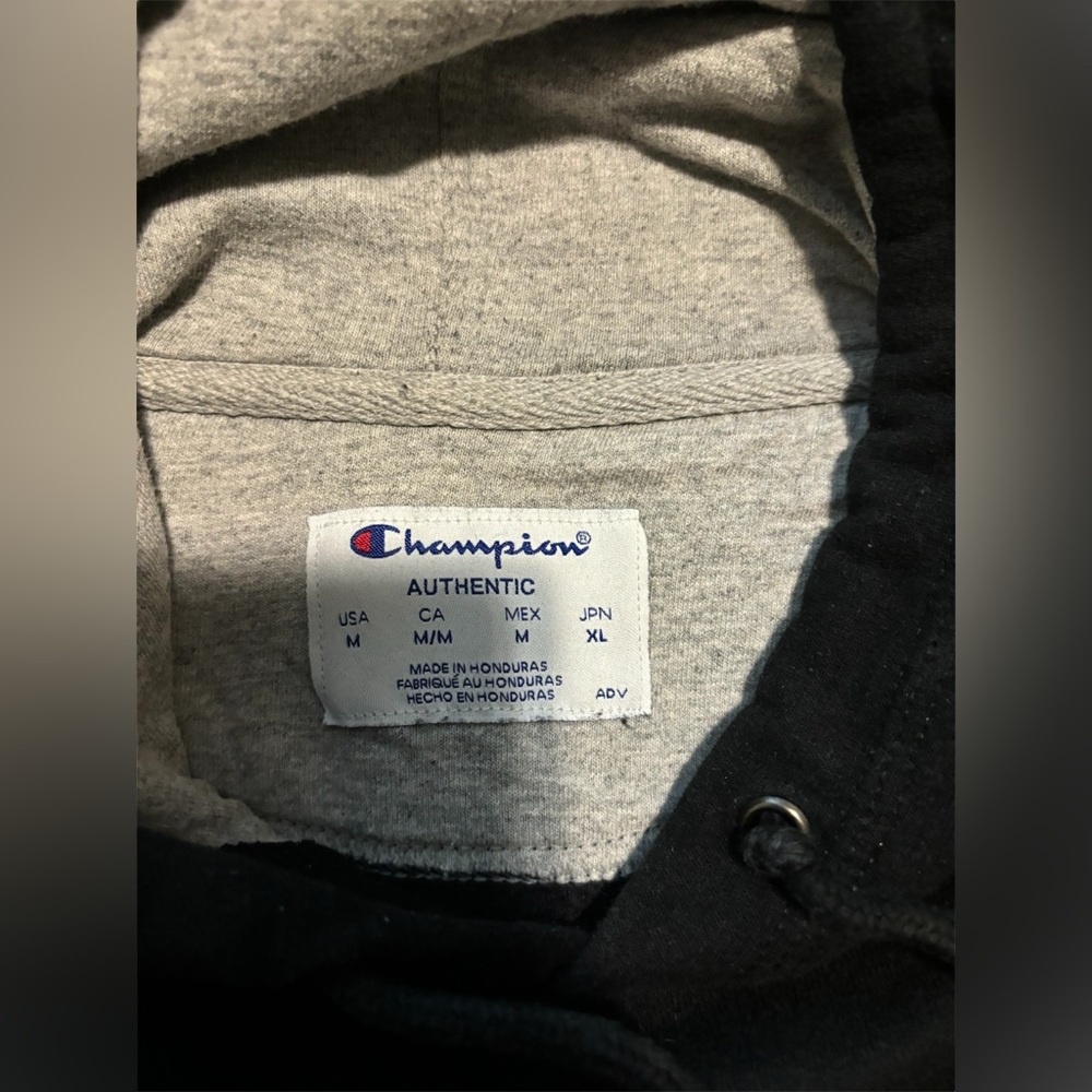 Champion Women’s Hoodie - Size Medium - Picture 5 of 6